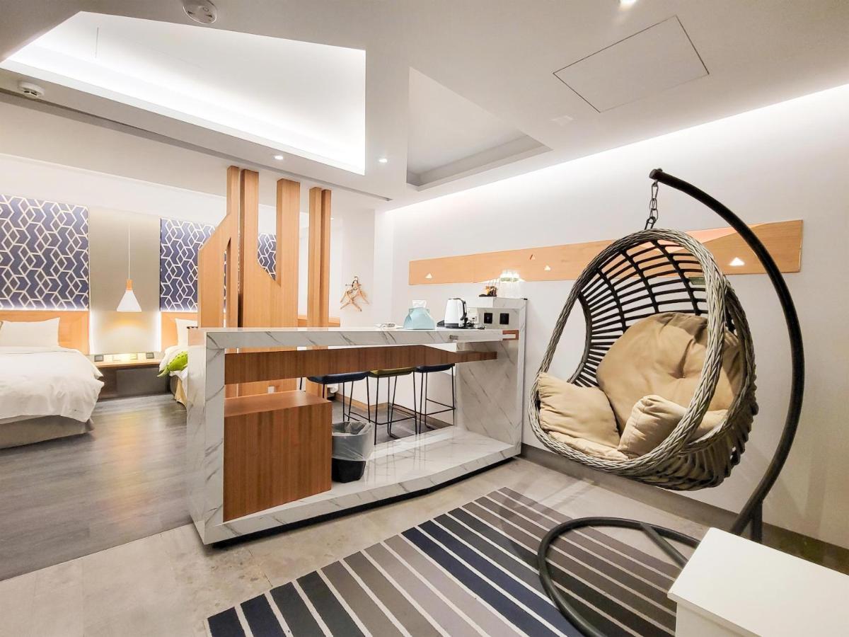 Check Inn Taichung Zhongshan Εξωτερικό φωτογραφία
