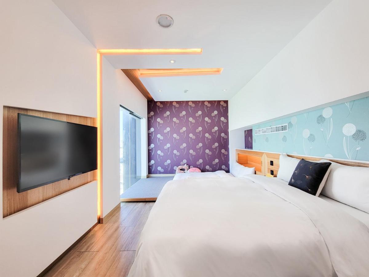 Check Inn Taichung Zhongshan Εξωτερικό φωτογραφία