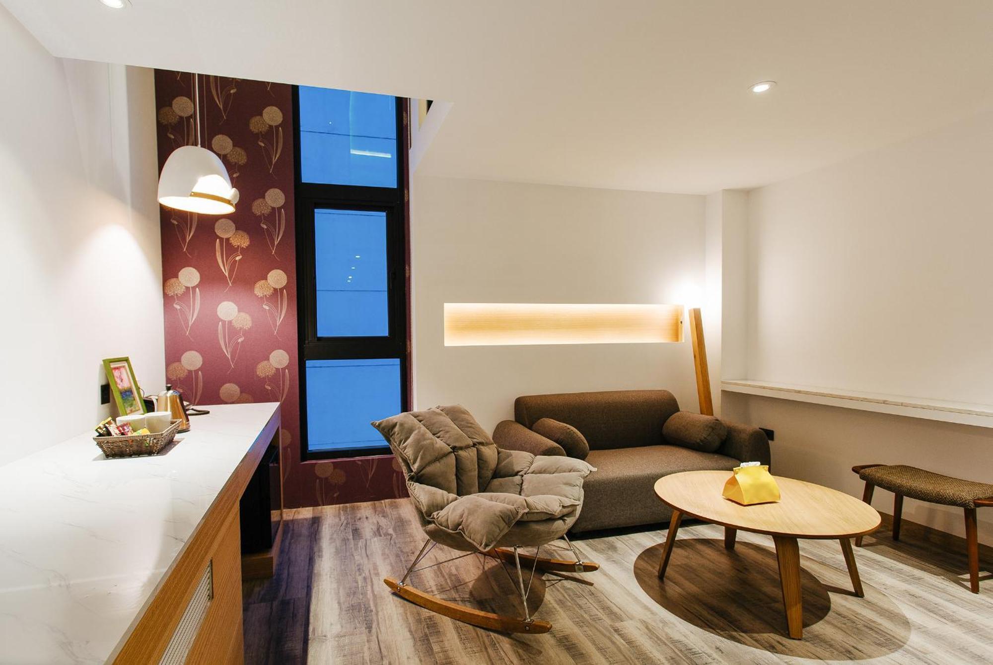 Check Inn Taichung Zhongshan Εξωτερικό φωτογραφία